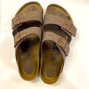 Fairly new (only warn twice) Birkenstock sandals. Love but I don’t wear them.